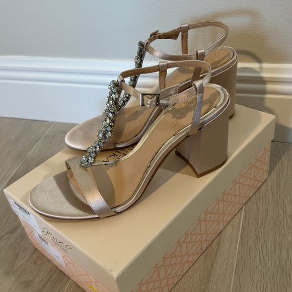 New in box badgley Mischka heels size 8 - Picture 4 of 7